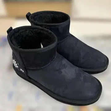 [발송 가능] Vans 블랙 에스닉 패턴 어그 부츠