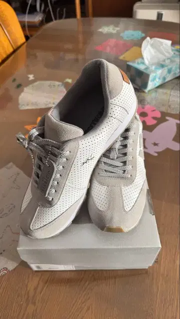 SANGACIO 스니커즈 화이트/그레이