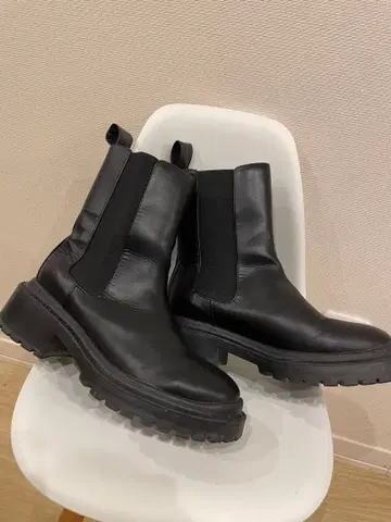블랙 가죽 통굽 첼시 부츠 23.5cm