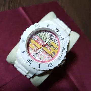 컬러풀 다이얼 화이트 손목시계 쿼츠
