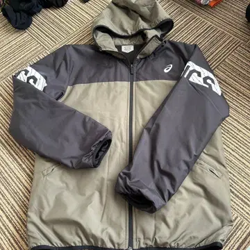 새상품급 아식스 충전솜 점퍼 M