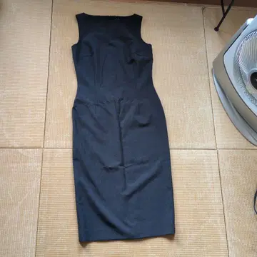 theory 슬리브리스 무릎 기장 원피스 4 그레이