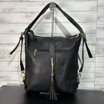 SPECIO 숄더백 블랙 금장 장식 디자인