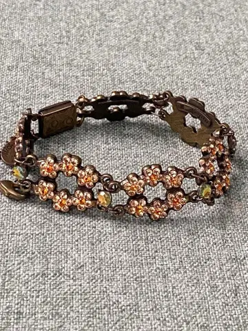 미사용 새상품급 미하엘 네그린 작은 꽃 모티브 팔찌 스와로브스키