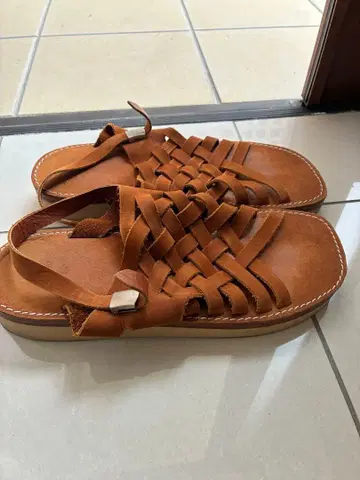 브뤼텐블라트 브라운 가죽 꼬임 샌들 27cm