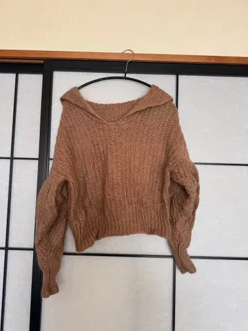 그레이스 콘티넨탈 브라운 니트 스웨터