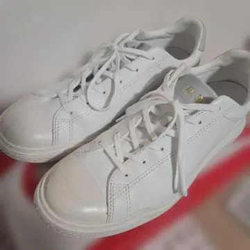 CONVERSE 화이트 스니커즈