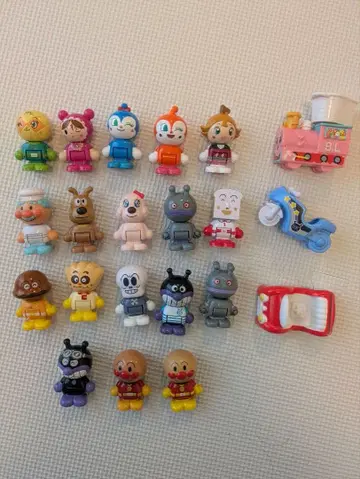 호빵맨 피규어 세트 18개 + 탈것 3개