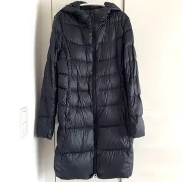 양품 유니클로 울트라 라이트 다운 후디드 코트 블랙 M 사이즈