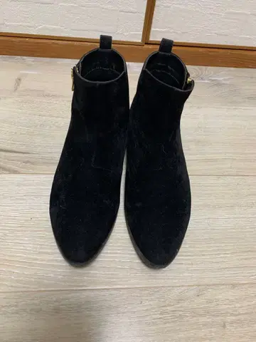 블랙 스웨이드 숏부츠