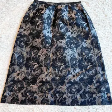 레리안 실크 혼방 꽃무늬 플레어 스커트 블랙 9호