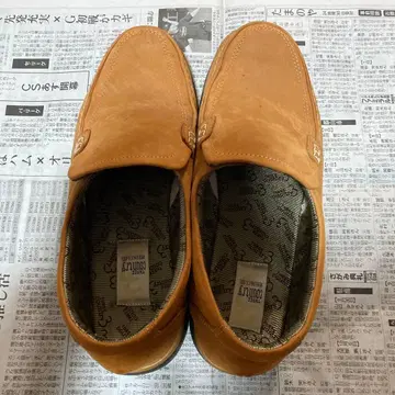 베이지 스웨이드 로퍼