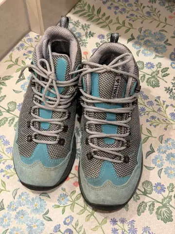 TrekSta 아웃도어 신발 22.5cm