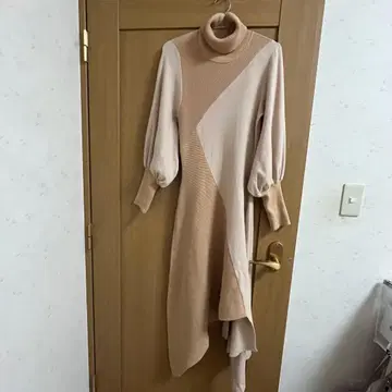 에이미 이스트 월