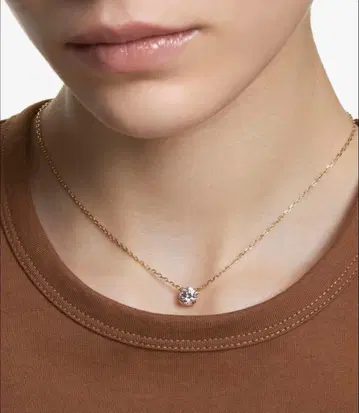 스와로브스키 Stilla 목걸이 골드 새상품급