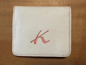 키타무라의 화이트 가죽 접이식 지갑