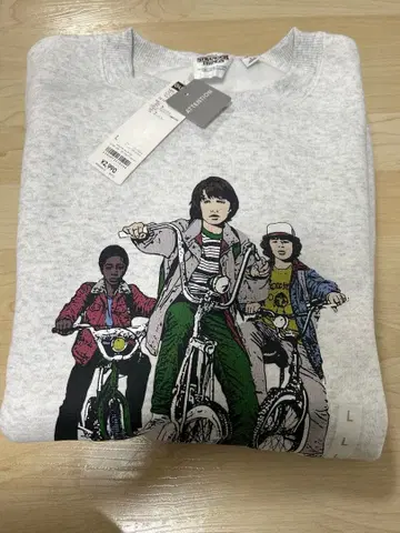 GU 기묘한 이야기 맨투맨 L 사이즈 삭스 포함 미사용