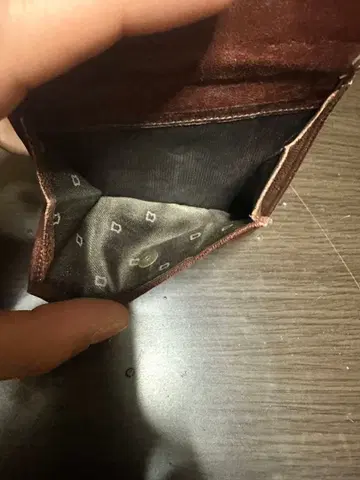 브라운 가죽 이단 접이식 지갑