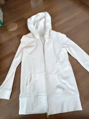 (가격 인하 가능) 체스티 화이트 후드티