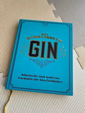 Das Barhandbuch Gin 독일 칵테일 도서