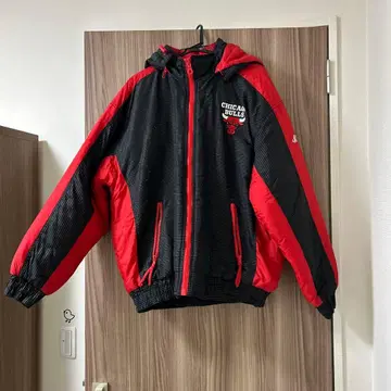 CHICAGO BULLS 후드 부착(탈부착 가능) 자켓