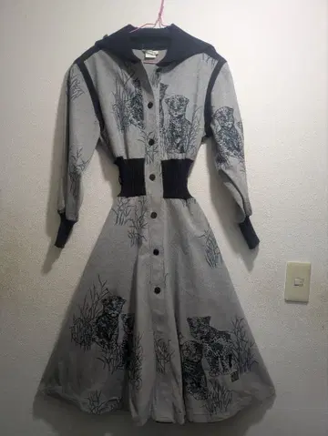 빈티지 이타리야 레오파드 프린트 가죽 같은 원단 원피스 사이즈 9호 슬림