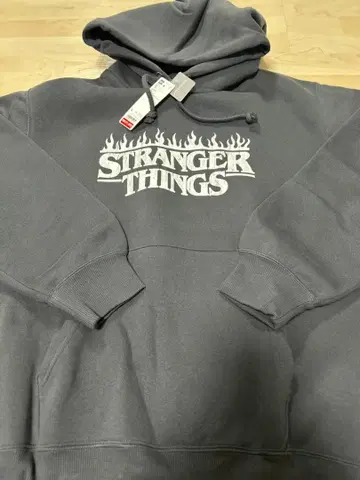 GU 기묘한 이야기 후드티 L 사이즈