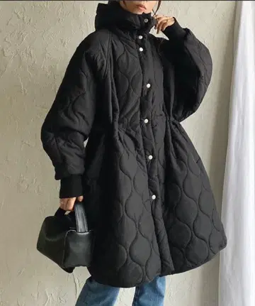 [ 새상품 ] She's Closet 미들 기장 충전솜 몬스터 퀼팅 코트