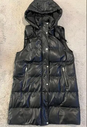 ZARA 블랙 다운 베스트 M 사이즈