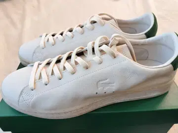 미사용 LACOSTE 천연 가죽 아이보리 스니커즈
