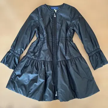 엠즈 그레이시 블랙 플레어 슬리브 자켓 코트