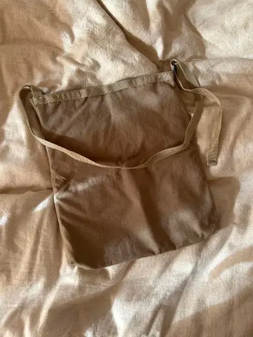 ERA. SMALL FLAT BAG 베이지