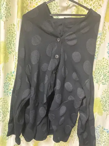 도트 무늬 버튼 가디건