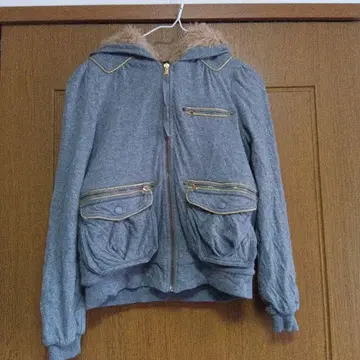 마크 제이콥스 그레이 후드 부착 후드티 퍼 포함