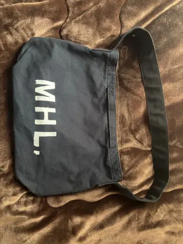 MHL. 숄더백 다크 그레이