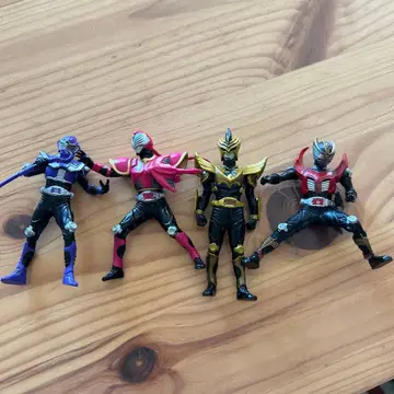 가면라이더 피규어 4체 세트 류우키