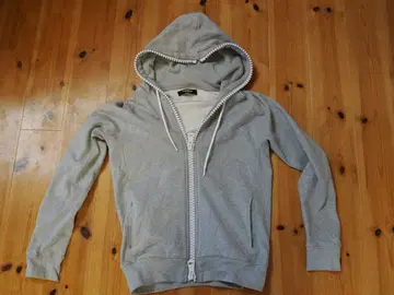 1PIU1UGUALE3 후드티 그레이