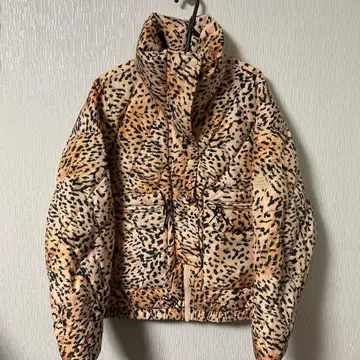 레오파드 무늬 36 피레넥스 x 로즈 안나 다운 자켓 레오파드