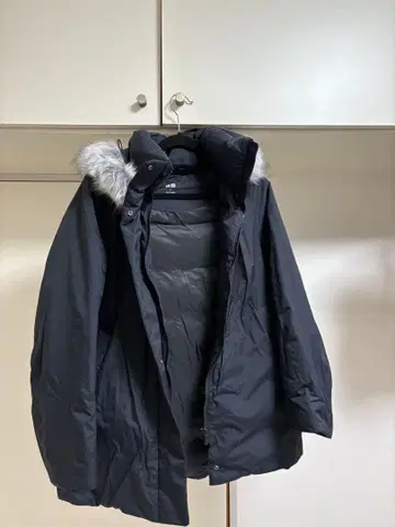 UNIQLO 하이브리드 다운 자켓 블랙 S 사이즈 퍼 포함