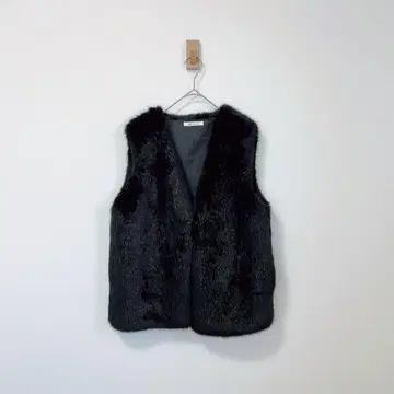 엠두 블랙 인조 모피 베스트 지레 M.deux 따뜻한