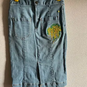 라이트 블루 타이트 스커트 꽃무늬 자수