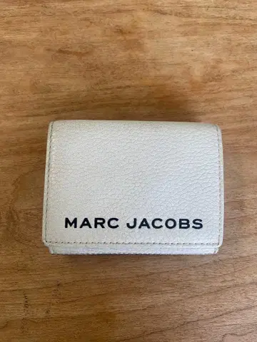 MARC JACOBS 화이트 3단 폴더형 지갑