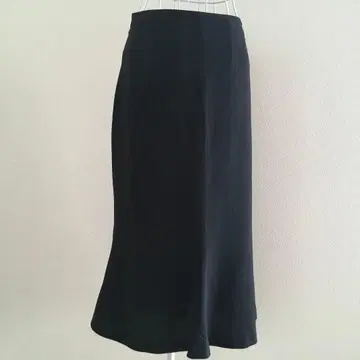 자라 블랙 플레어 스커트 머메이드 라인 무릎 기장 얇은 소재 미사용