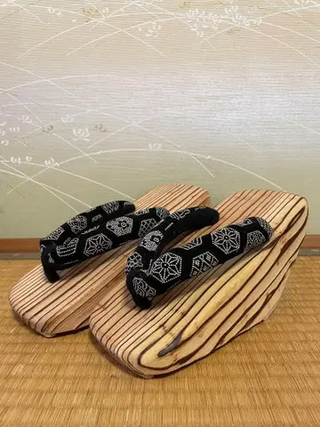 히타 게다, 코게다, 오동나무제