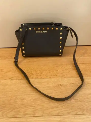 MICHAEL KORS 네이비 숄더백