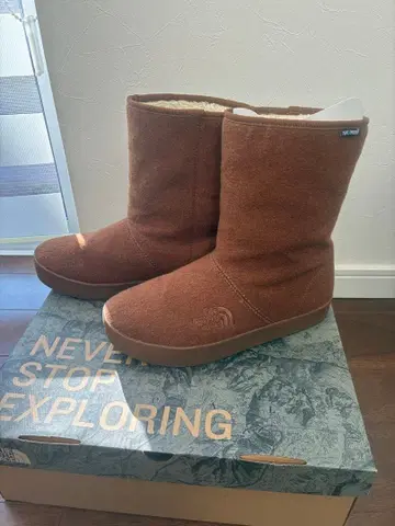 [새상품급] THE NORTH FACE 발수 브라운 어그 부츠 24cm