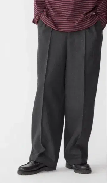 택 포함 새상품 와이드 실루엣 슬랙스