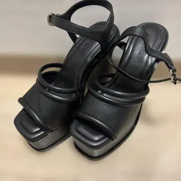 LIP SERVICE 통굽 샌들 S