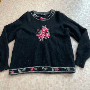 plaisir femme 꽃무늬 자수 긴팔 니트 모헤어 따뜻한