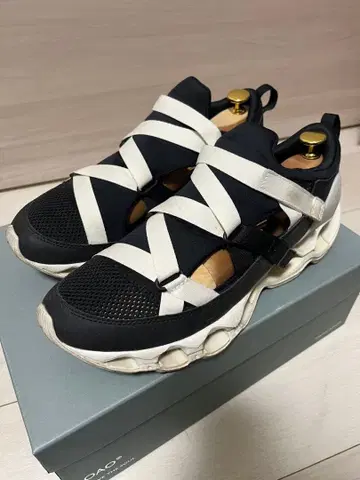 [연말 특가] Wave Prophecy Strap [샌들]